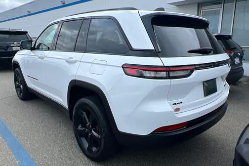 Bright White Clearcoat 2025 Jeep Grand Cherokee Limited