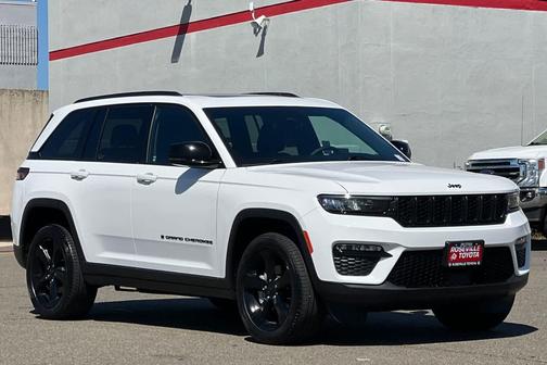 Bright White Clearcoat 2025 Jeep Grand Cherokee Limited