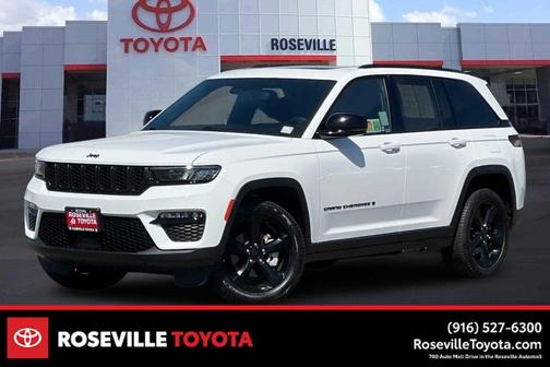Bright White Clearcoat 2025 Jeep Grand Cherokee Limited