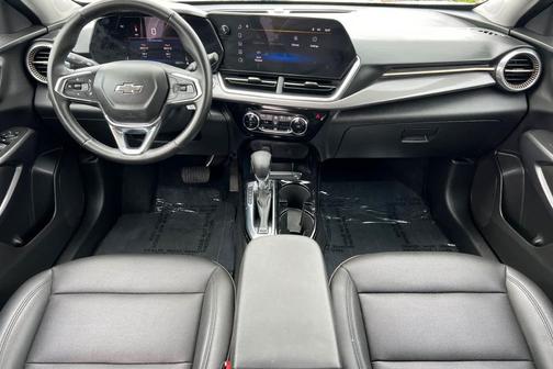 Summit White 2024 Chevrolet Trax FWD ACTIV