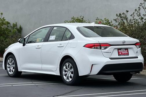 2026 Toyota Corolla Hybrid LE