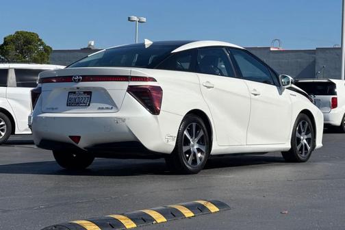 Crystal White 2016 Toyota Mirai Base