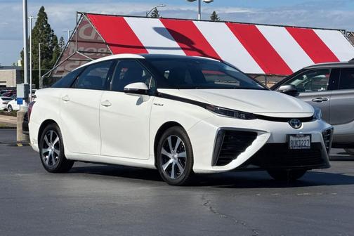 Crystal White 2016 Toyota Mirai Base