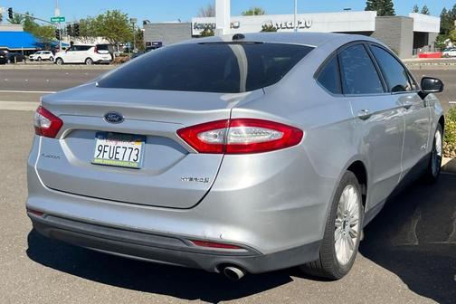2016 Ford Fusion Hybrid S