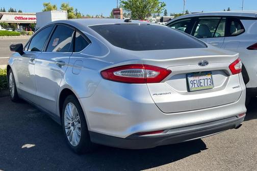 2016 Ford Fusion Hybrid S