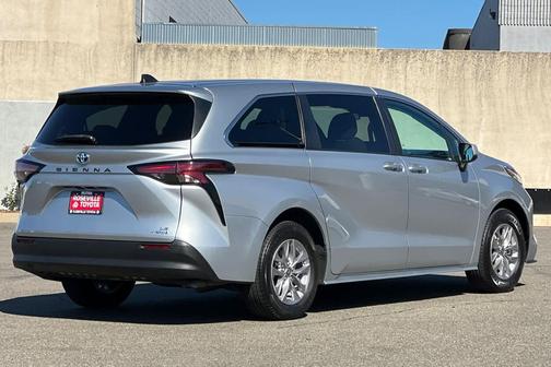 Celestial Silver Metallic 2022 Toyota Sienna LE