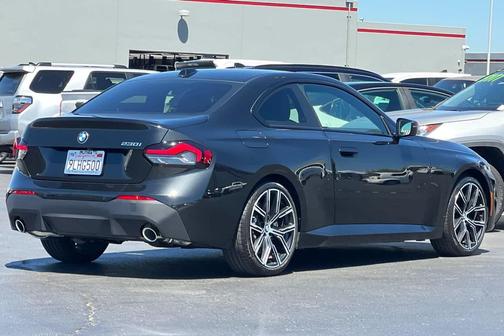 2024 BMW 230 i