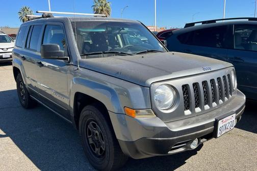 Black Clearcoat 2014 Jeep Patriot Sport