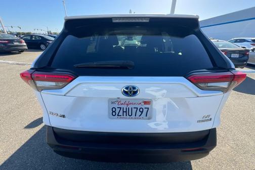 Super White 2021 Toyota RAV4 Hybrid LE