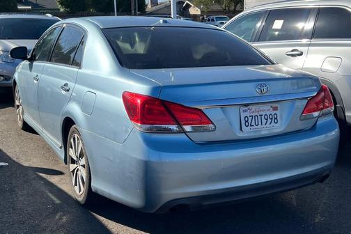 Zephyr Blue Metallic 2011 Toyota Avalon Limited