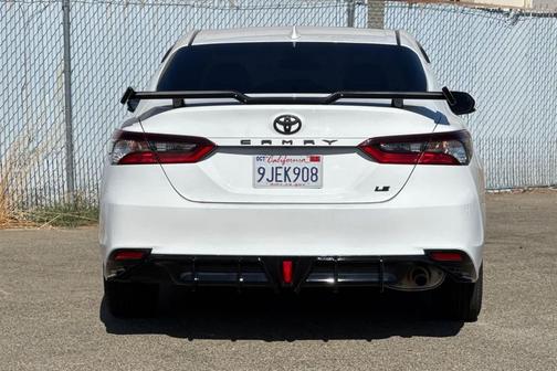Ice Cap 2024 Toyota Camry LE