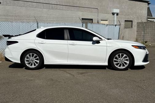 Ice Cap 2024 Toyota Camry LE