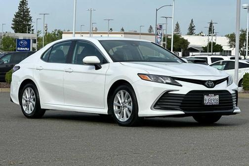 Ice Cap 2024 Toyota Camry LE