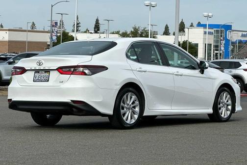 Ice Cap 2024 Toyota Camry LE