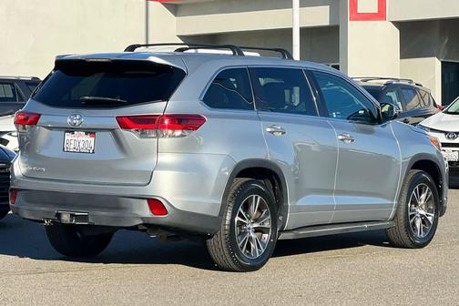 2018 Toyota Highlander LE
