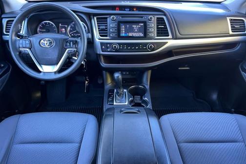 2018 Toyota Highlander LE