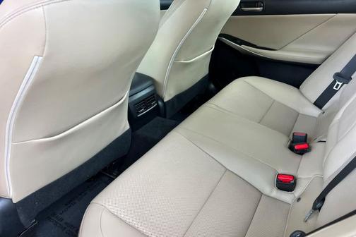 Obsidian 2017 Lexus IS 200t Base