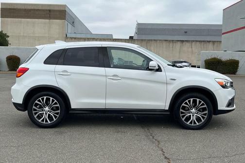 Pearl White 2019 Mitsubishi Outlander Sport 2.0 ES
