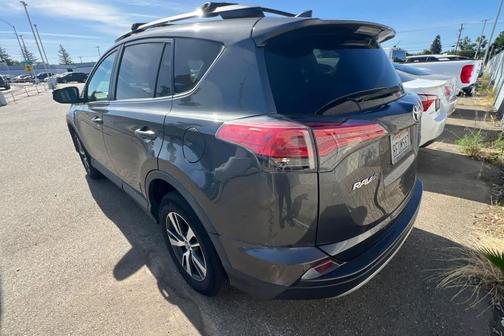 Magnetic Gray Metallic 2018 Toyota RAV4 XLE