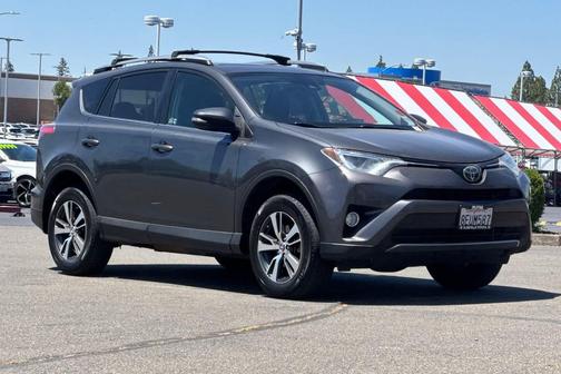 Magnetic Gray Metallic 2018 Toyota RAV4 XLE