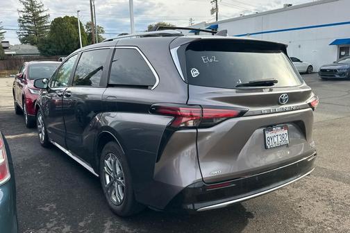 2021 Toyota Sienna Platinum