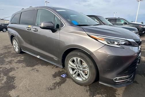 2021 Toyota Sienna Platinum