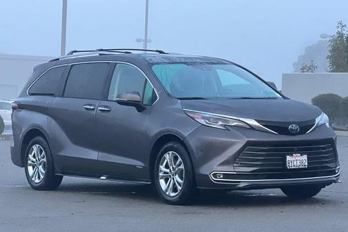 2021 Toyota Sienna Platinum