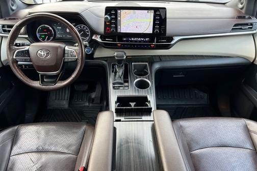 2021 Toyota Sienna Platinum