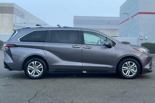 2021 Toyota Sienna Platinum