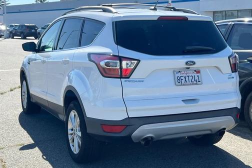 Oxford White 2018 Ford Escape SE