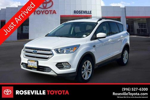 Oxford White 2018 Ford Escape SE