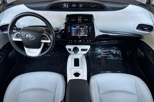 Blizzard Pearl 2016 Toyota Prius Four Touring
