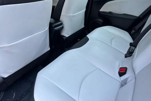 Blizzard Pearl 2016 Toyota Prius Four Touring