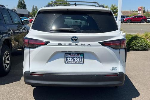 Wind Chill Pearl 2022 Toyota Sienna XLE