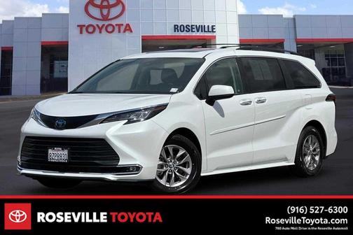 Wind Chill Pearl 2022 Toyota Sienna XLE