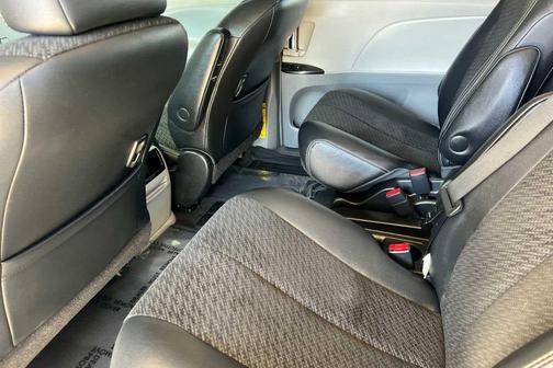 2013 Toyota Sienna SE