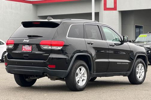 2017 Jeep Grand Cherokee Laredo