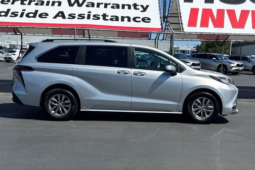 Celestial Silver Metallic 2023 Toyota Sienna XLE