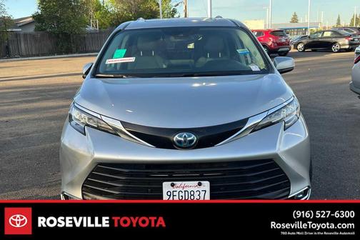 2023 Toyota Sienna XLE