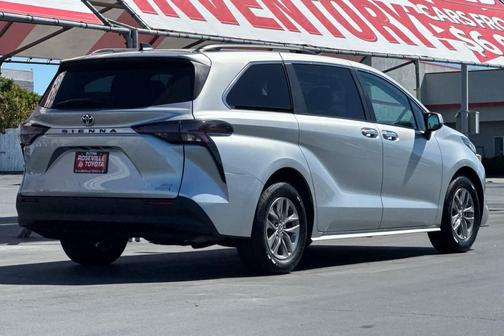 Celestial Silver Metallic 2023 Toyota Sienna XLE
