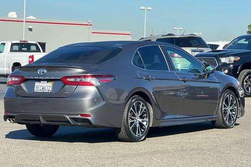 2018 Toyota Camry Hybrid SE