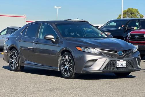 2018 Toyota Camry Hybrid SE