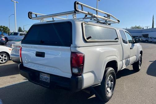 White 2022 Toyota Tacoma SR