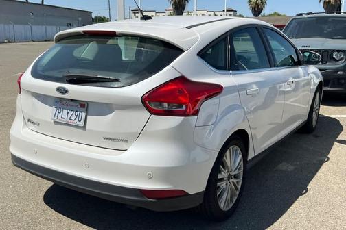 White Platinum Metallic Tri-Coat 2016 Ford Focus Titanium