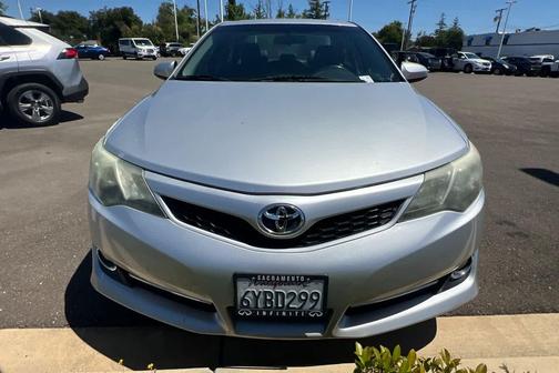 Classic Silver Metallic 2012 Toyota Camry SE