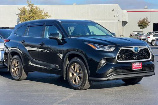 2023 Toyota Highlander Hybrid XLE