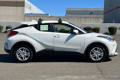 Blizzard Pearl 2020 Toyota C-HR LE