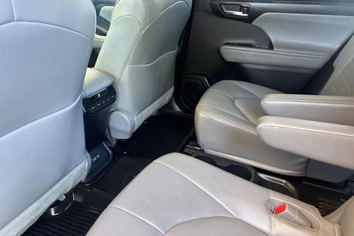 Ruby Flare Pearl 2022 Toyota Highlander XLE