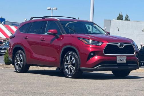 Ruby Flare Pearl 2022 Toyota Highlander XLE
