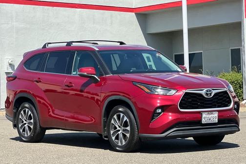 Ruby Flare Pearl 2022 Toyota Highlander XLE